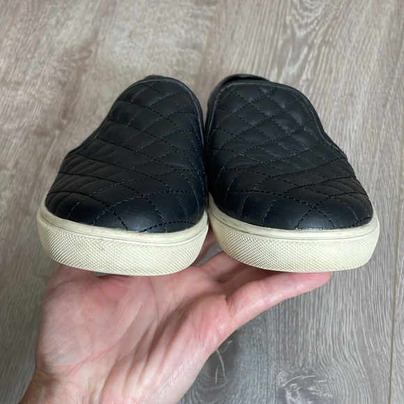 Steve Madden Ecentrcq Quilted Black Slip On Shoes 9.5 - Picture 10 of 16